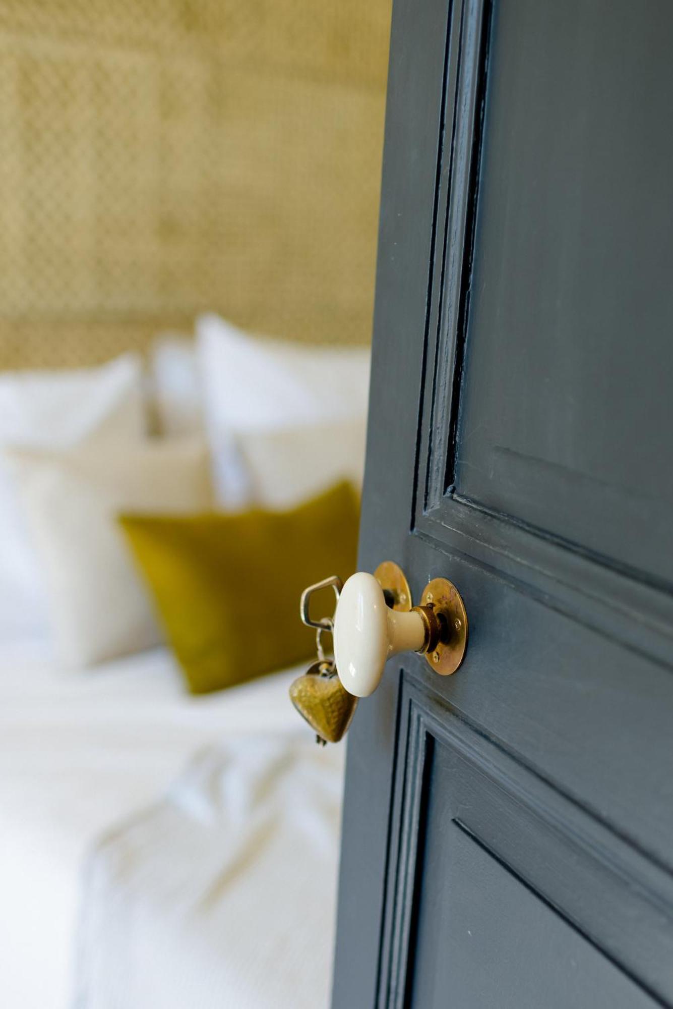 Aux Couleurs De Neuvy Hotel ภายนอก รูปภาพ